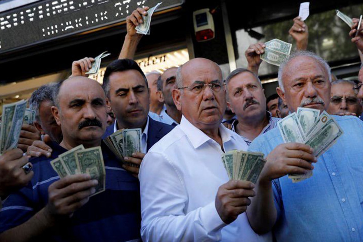 قیمت دلار و یورو در صرافی ملی امروز پنجشنبه ۶ شهریور ۱۴۰۴